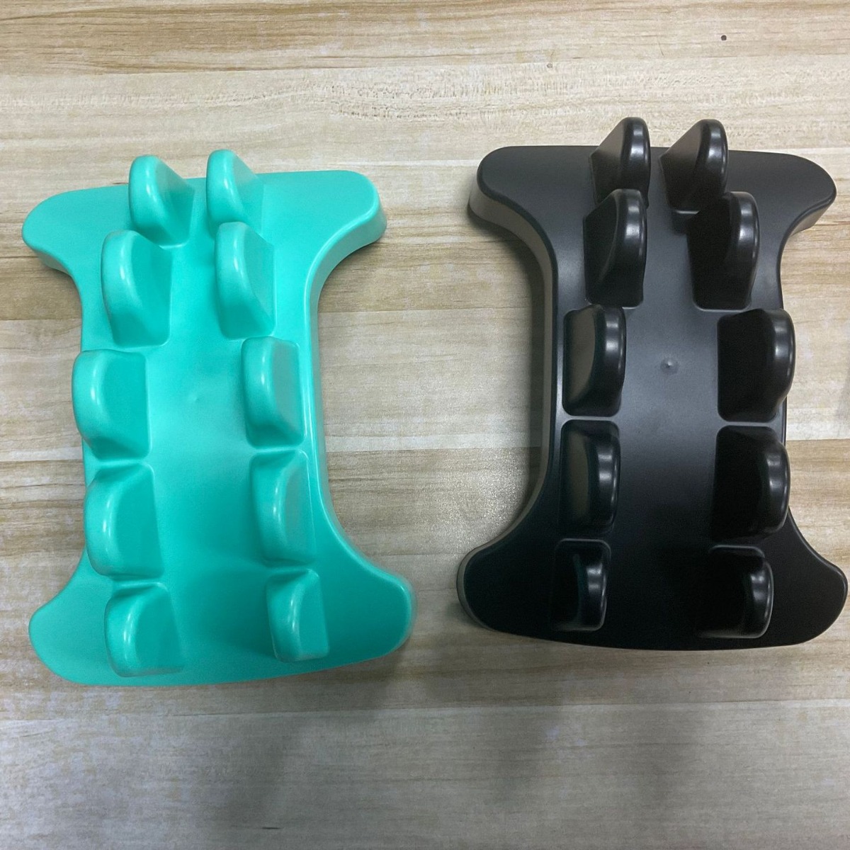 Neck Traction Pillow - Nacken- und Schulterentspanner, Chiropraktisches Trainingsgerät, Zervikale
